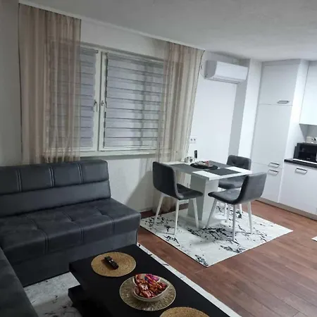 Four Seasons Apartman *