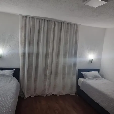 Four Seasons Apartman