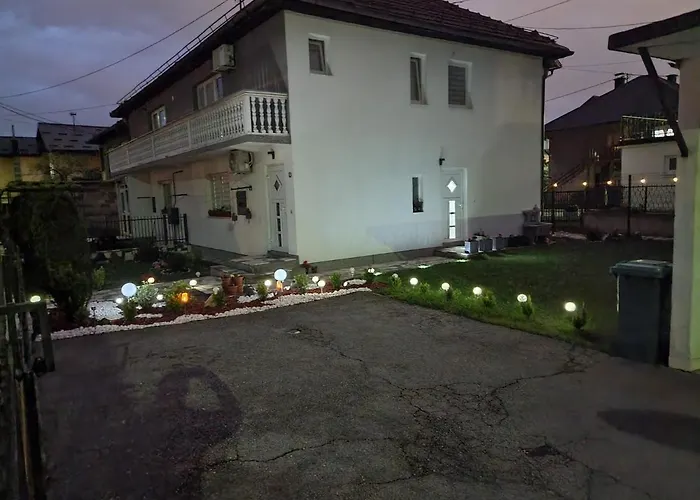 Four Seasons Apartamento